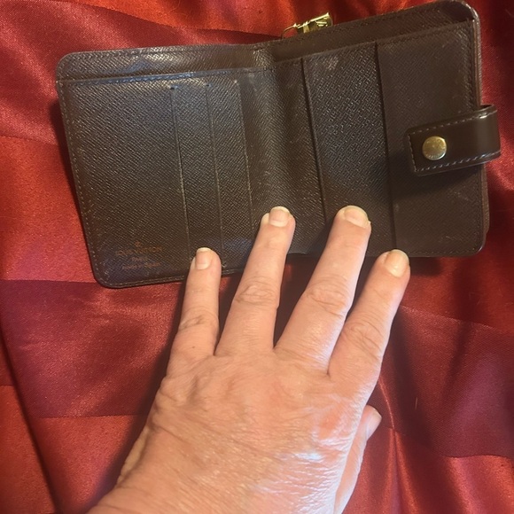 Louis Vuitton damier compact zip/bifold - Picture 9 of 12